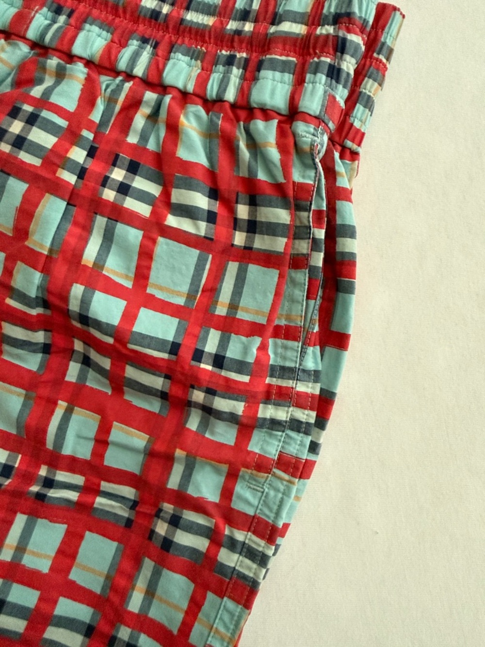 Burberry Shorts Red and Light Blue Plaid Women's - Picture 5 of 12